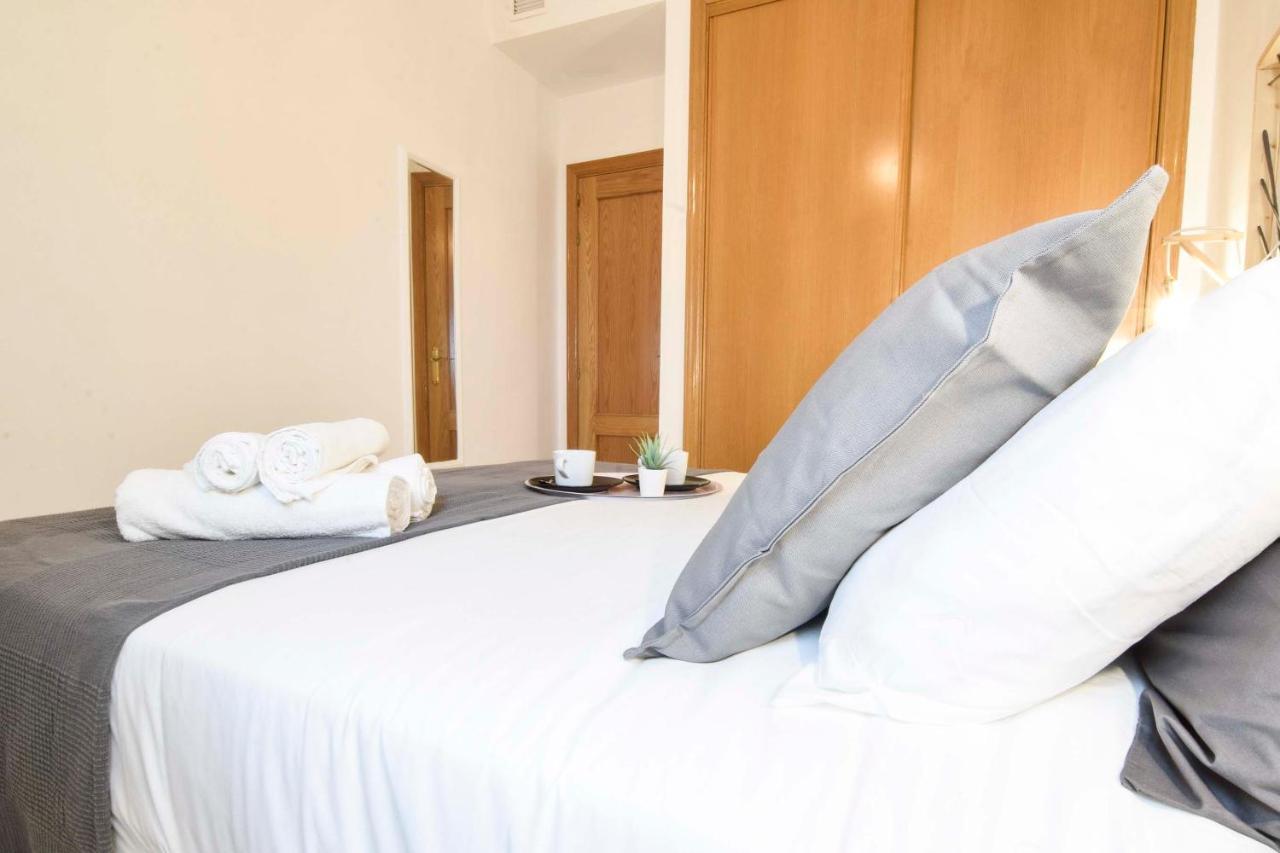 P&P Apartaments Carrera De Capuchinos マラガ エクステリア 写真